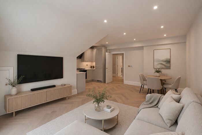 2 Bedroom Flat For Sale In Aubrey Villas, Welcomes Road, Kenley, CR8