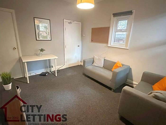 4 Bedroom End Of Terrace House To Rent In Gloucester Avenue, Lenton, NG7