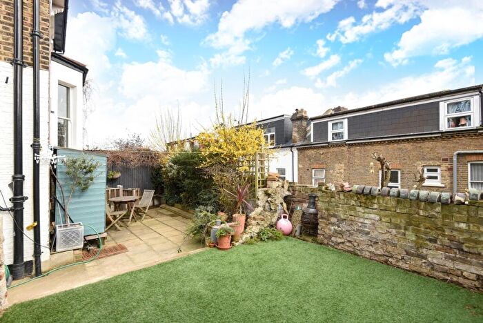 2 Bedroom Apartment To Rent In Anerley Grove Anerley, SE19