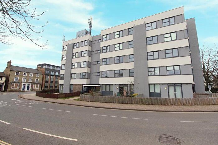 2 Bedroom Apartment To Rent In Goldington Road, Bedford, MK40
