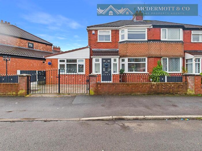 3 Bedroom Semi-Detached House For Sale In Alexander Avenue, Failsworth, Manchester, M35