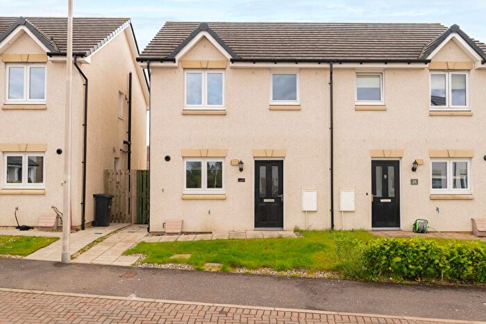 3 Bedroom Semi-Detached House For Sale In Croft Park Crescent, Whitburn, EH47