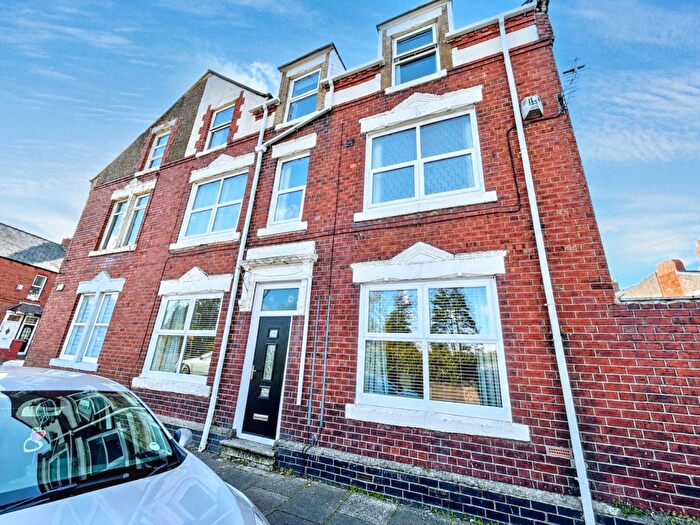 3 Bedroom Town House For Sale In Ashley Road, West Park, South Shields, Tyne And Wear, NE34