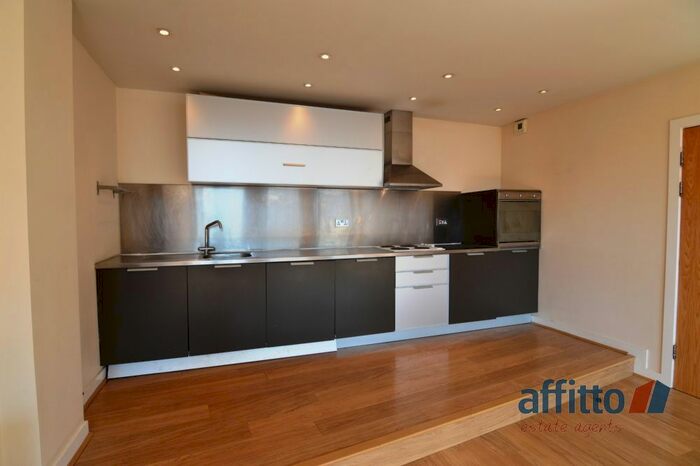 2 Bedroom Flat For Sale In Metropolitan Apartments, Lee Circle, Leicester, LE1