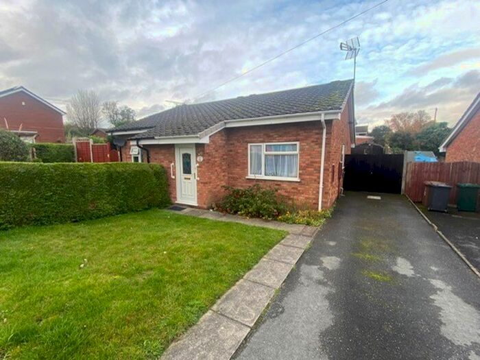 2 Bedroom Semi-Detached Bungalow To Rent In Meadow Lane, Newhall, Swadlincote, DE11