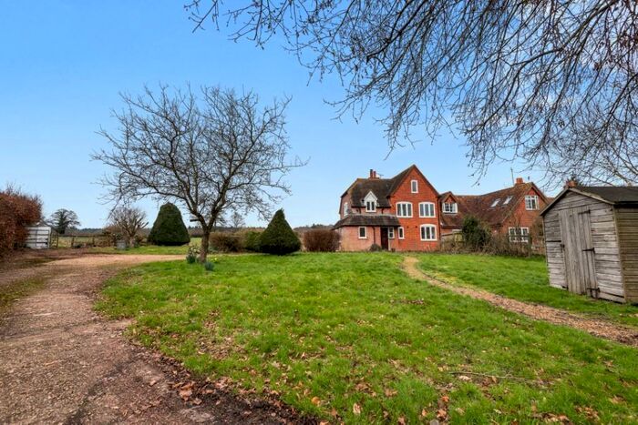 2 Bedroom End Of Terrace House To Rent In Bradfield, Reading, Berkshire, RG7