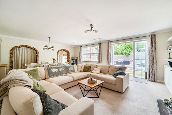 3 Bedroom Bungalow For Sale In The Street, North Warnborough, RG29