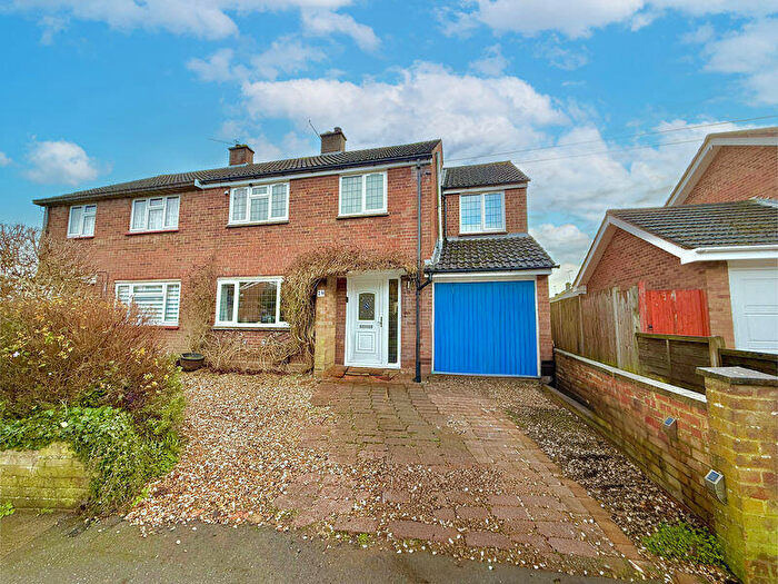 3 Bedroom Semi Detached House For Sale In Luton Road, Caddington, LU1