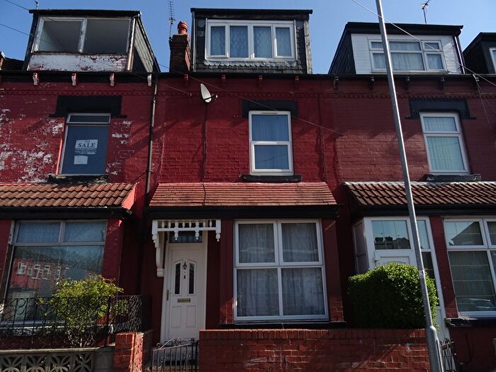 4 Bedroom Terraced House To Rent In Shepherds Place, Leeds, LS8