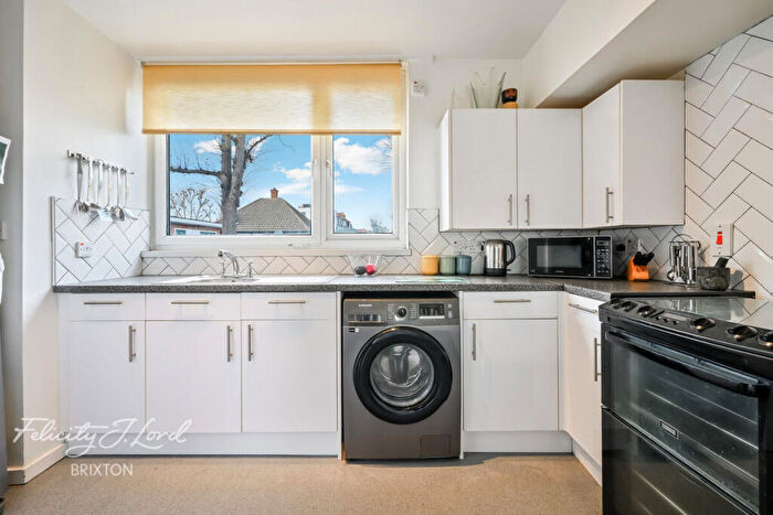 1 Bedroom Apartment For Sale In Grove Lane, London, SE5