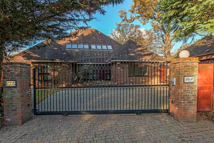 5 Bedroom Detached House To Rent In Batchworth Lane, Northwood, HA6