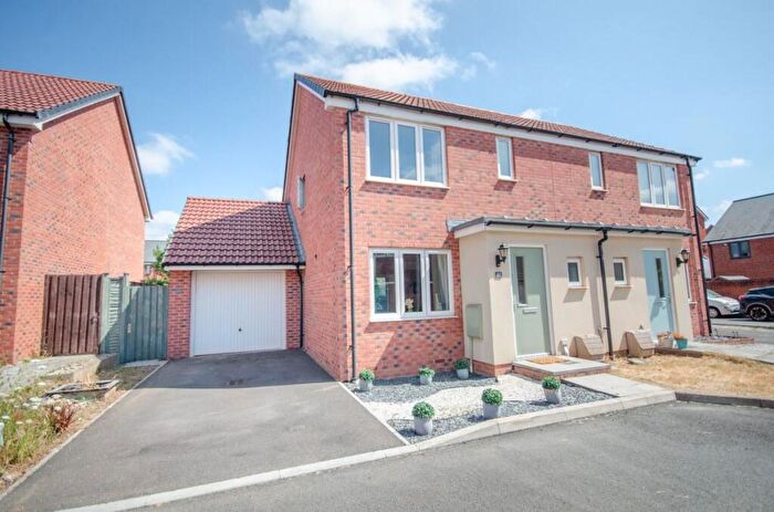 3 Bedroom Semi-Detached House For Sale In Bluebell Way, Lyde Green, Bristol, BS16