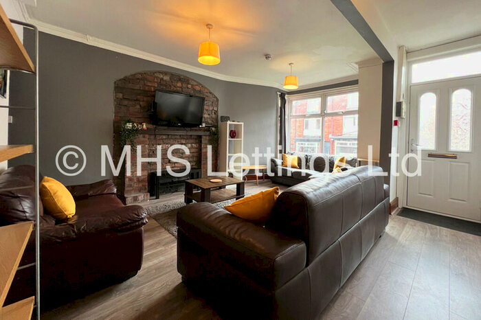8 Bedroom Terraced House To Rent In Manor Drive, Leeds, LS6