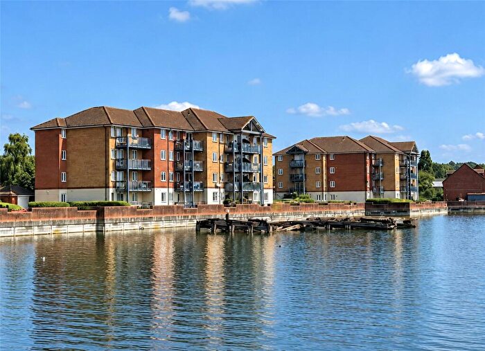 2 Bedroom Apartment For Sale In Quayside Road, Southampton, Hampshire, SO18
