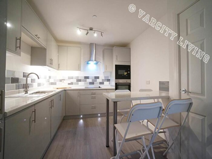 2 Bedroom Apartment To Rent In High Street, Bangor, LL57