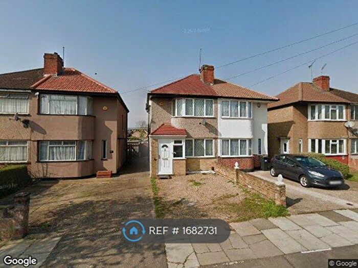 5 Bedroom Semi-detached House To Rent In Northumberland Crescent, Feltham, TW14