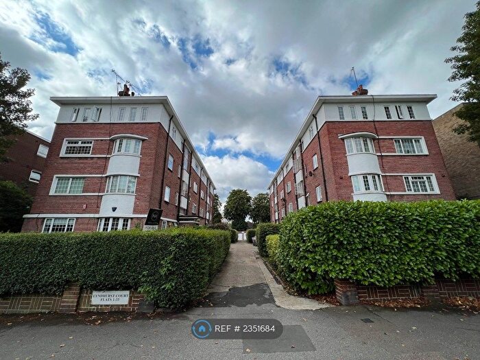 1 Bedroom Flat To Rent In Lyndhurst Court, London, E18