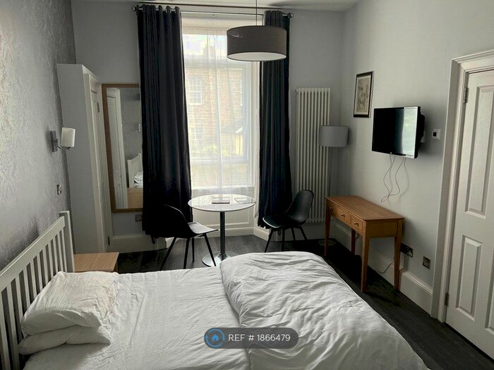 Studio To Rent In Oxford Street, Edinburgh, EH8