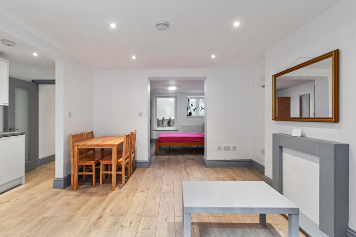 1 Bedroom Flat For Sale In Caledonian Road, Islington, N1
