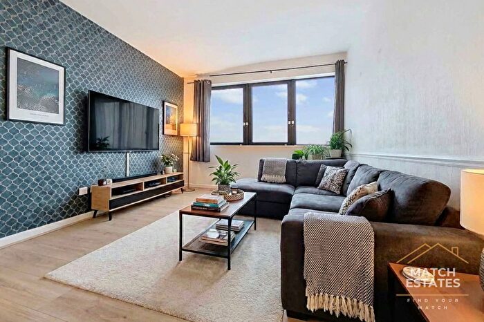 2 Bedroom Flat For Sale In The Leas, Folkestone, Kent, CT20