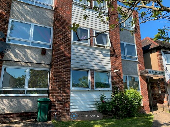2 Bedroom Flat To Rent In Dudley Court, London, N12