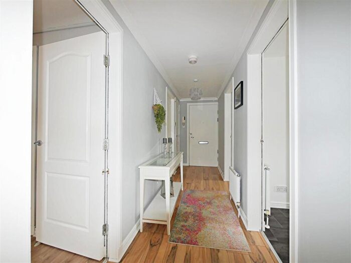 2 Bedroom Flat To Rent In Bathlin Crescent, Moodiesburn, Glasgow, G69