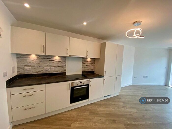 2 Bedroom Flat To Rent In Ifield Road, Crawley, RH11
