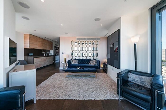 2 Bedroom Apartment To Rent In Chronicle Tower, B City Road, London, EC1V
