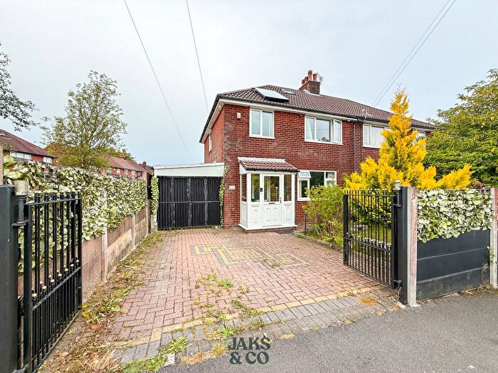 3 Bedroom Semi Detached House For Sale In Windermere Road, Farnworth, Bolton, BL4