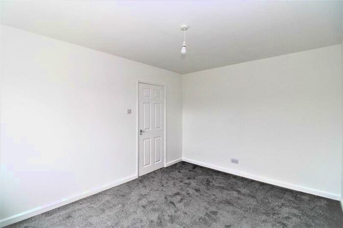 2 Bedroom Semi-Detached Bungalow For Sale In Wensleydale, Hull, HU7