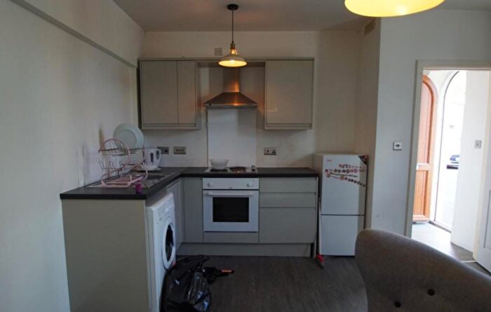 1 Bedroom Apartment For Sale In Hampton House, - Hampton Place, Leeds, LS9