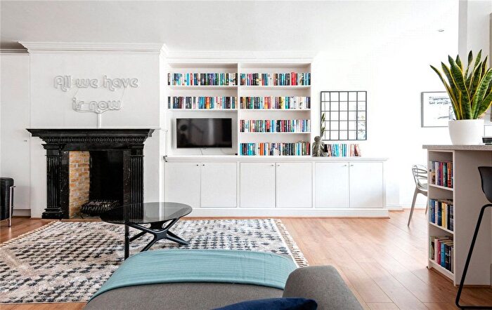 3 Bedroom Mews To Rent In Junction Mews, London, W2