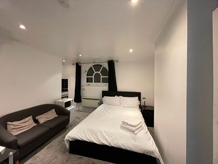 Studio To Rent In Euston Street, London, NW1