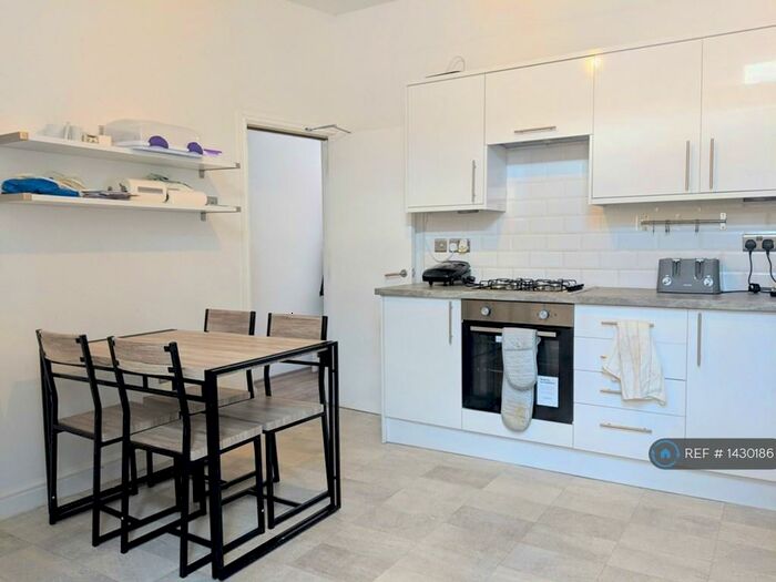 4 Bedroom Terraced House To Rent In Milford Street, Salford, M6