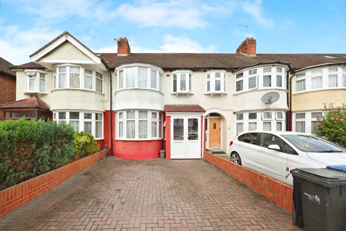 3 Bedroom Terraced House For Sale In Tynemouth Drive, Enfield, EN1