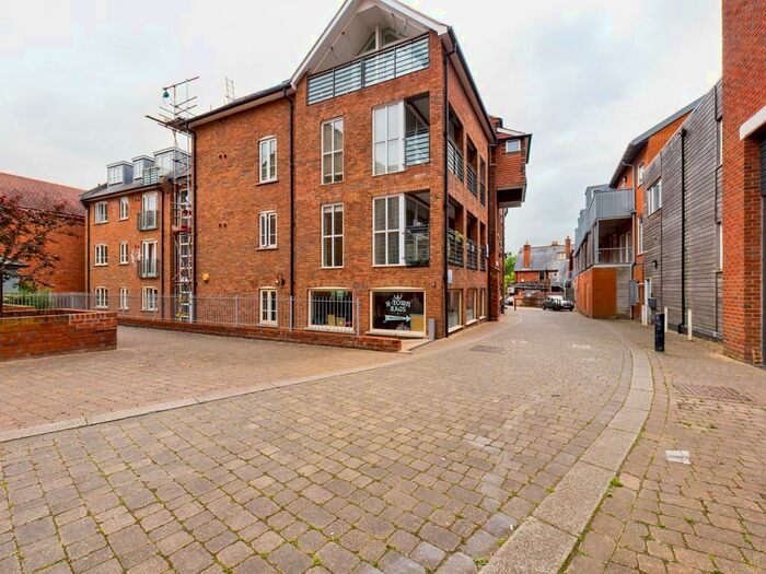 2 Bedroom Apartment To Rent In Paynes Park, Hitchin, SG5