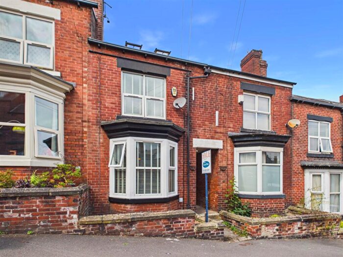 4 Bedroom Terraced House For Sale In Guest Road, Sheffield, S11