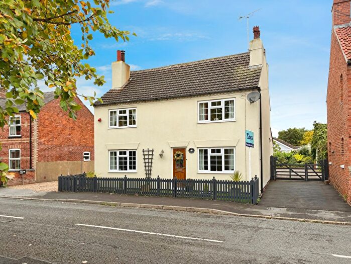 3 Bedroom Detached House For Sale In High Street, North Scarle, LN6