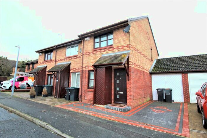 2 Bedroom Semi-Detached House To Rent In Farley Road, Gravesend, DA12