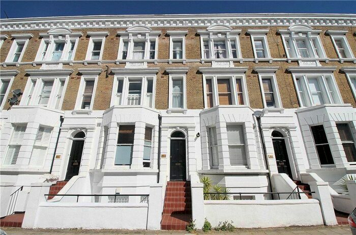 Studio To Rent In Lakeside Road, London, W14