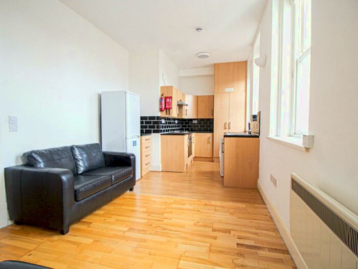 3 Bedroom Apartment To Rent In Apt, Hyde Terrace #, LS2