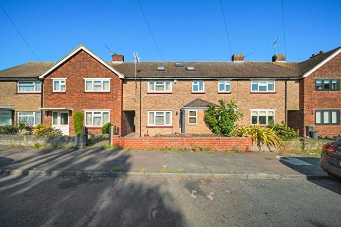 4 Bedroom Terraced House For Sale In Chiltern Road, Northfleet, Gravesend, Kent, DA11