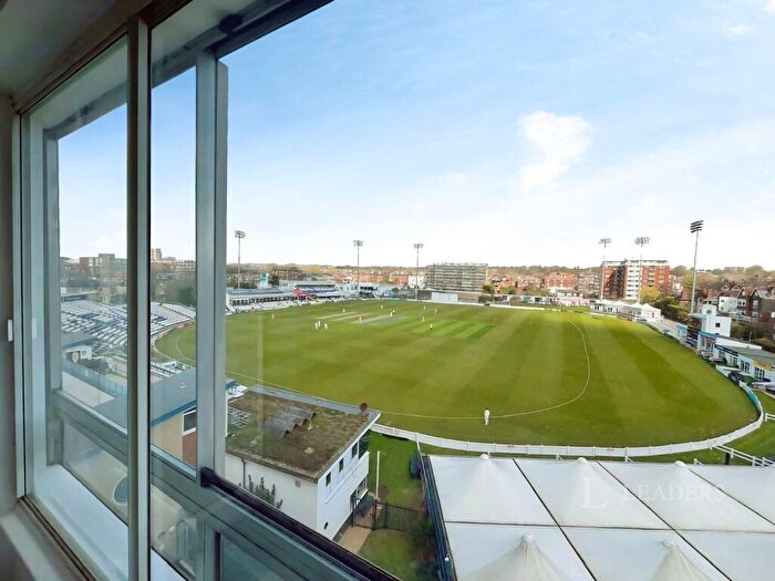 3 Bedroom Flat To Rent In Eaton Road, Hove, East Sussex, BN3