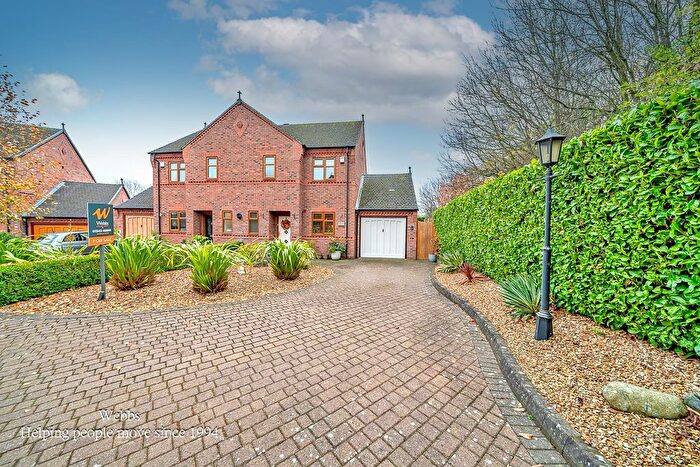 3 Bedroom Semi-Detached House For Sale In The Crescent, Cannock, WS11