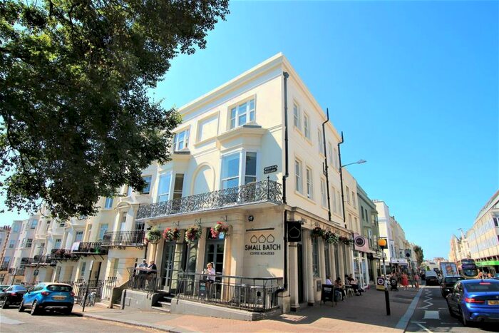 4 Bedroom Apartment To Rent In Western Road, Brighton, BN1