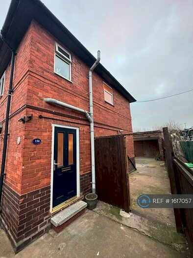 3 Bedroom Semi-Detached House To Rent In Amesbury Circus, Nottingham, NG8