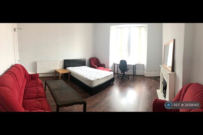 3 Bedroom Flat To Rent In West End Park Street, Glasgow, G3