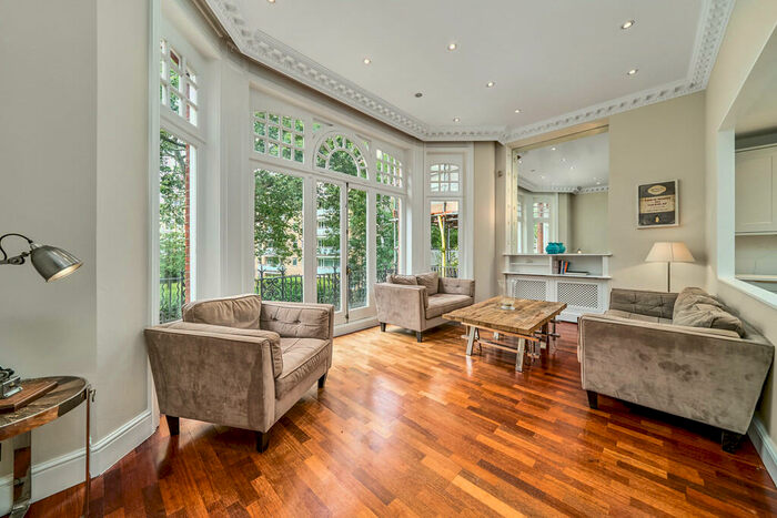 2 Bedroom Apartment To Rent In Elm Park Gardens, Chelsea, SW10