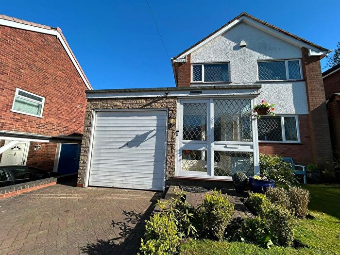 3 Bedroom Detached House For Sale In Ridgeway, Aldridge, Walsall, WS9