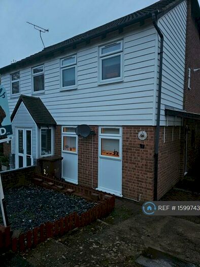 2 Bedroom Semi-Detached House To Rent In Brenchley Close, Rochester, ME1